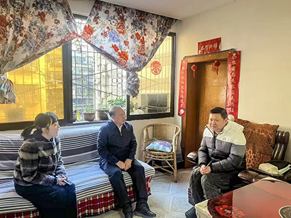 廖廷君慰问.jpg