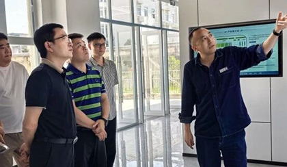 泸州市科技局到金沙澳门(中国)唯一官方网站科技创新产业孵化平台调研