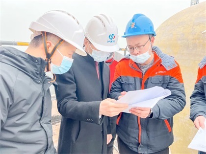 纳溪区副区长向来富一行到金沙澳门(中国)唯一官方网站股份公司督导大气污染防治工作