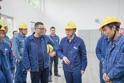 金沙澳门(中国)唯一官方网站股份公司领导到热电车间祝贺1号煤锅炉装置长周期运行300天