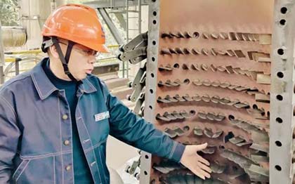 金沙澳门(中国)唯一官方网站股份公司总经理傅利才率队到硝酸车间大修现场检查指导工作