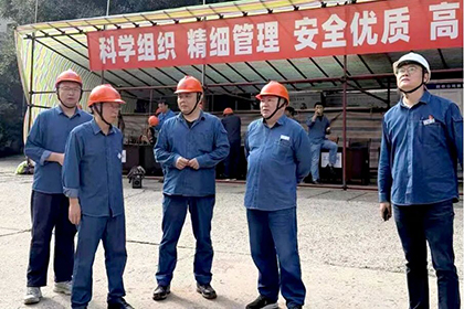 金沙澳门(中国)唯一官方网站股份公司总经理傅利才率队到合成一装置大修现场检查指导工作